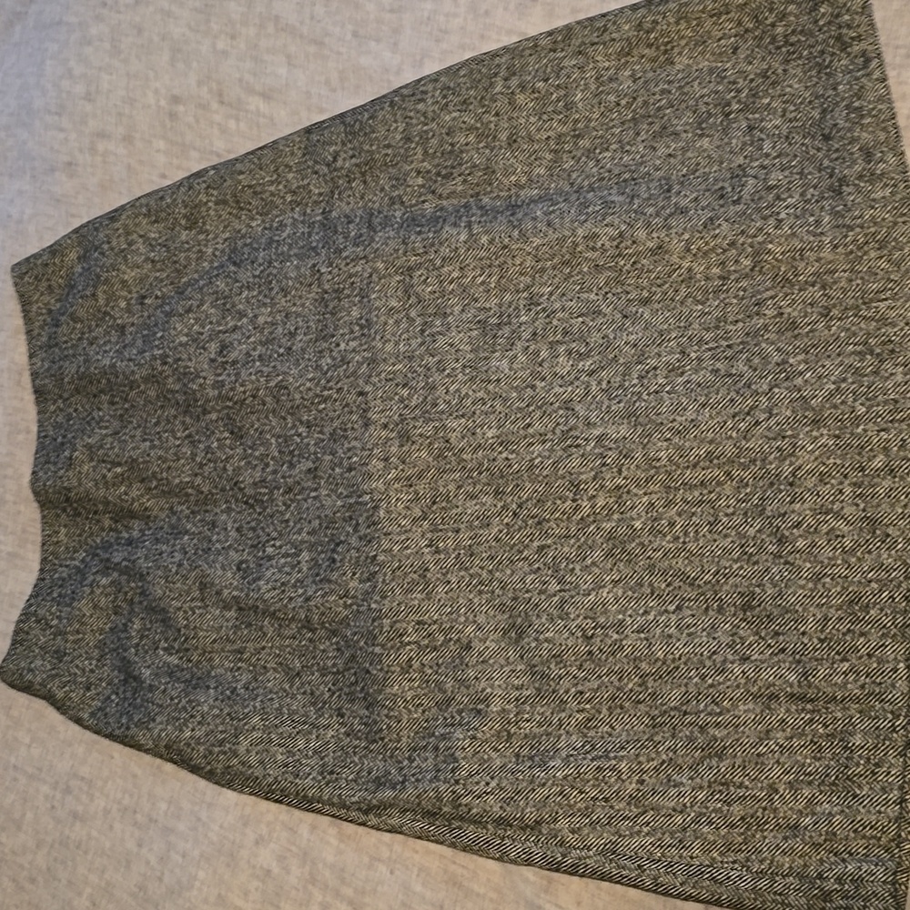 Black wool blend herringbone skirt mid-length size 12